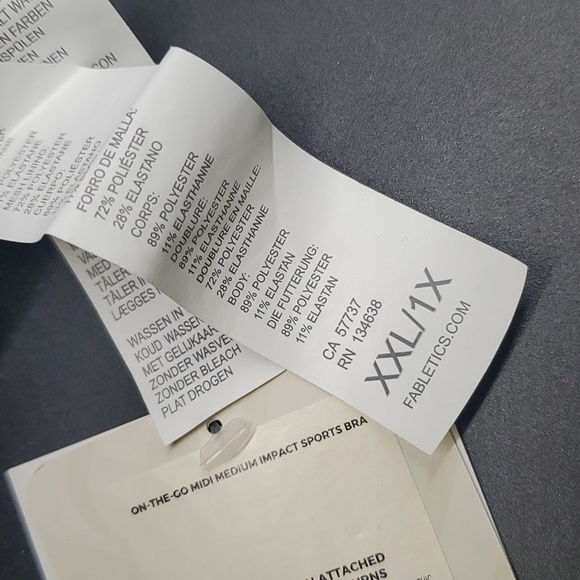 NEW Fabletics On-The-Go Midi Medium Impact Padded Sports Bra Size 1X - Picture 9 of 10